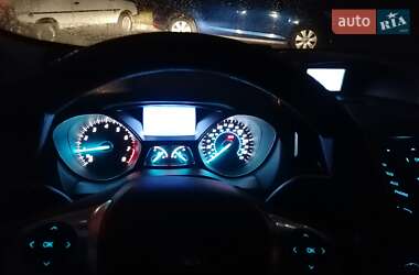 Внедорожник / Кроссовер Ford Escape 2012 в 