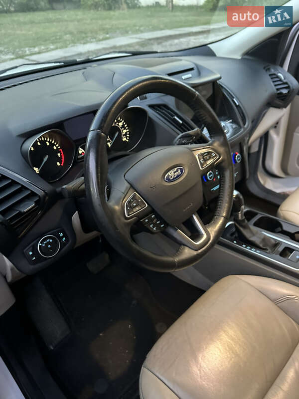 Внедорожник / Кроссовер Ford Escape 2016 в Киеве