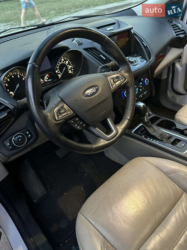 Внедорожник / Кроссовер Ford Escape 2016 в Киеве