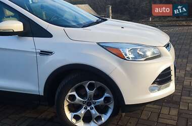 Внедорожник / Кроссовер Ford Escape 2016 в 