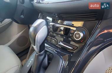 Внедорожник / Кроссовер Ford Escape 2016 в 