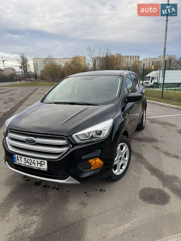 Внедорожник / Кроссовер Ford Escape 2016 в Ивано-Франковске