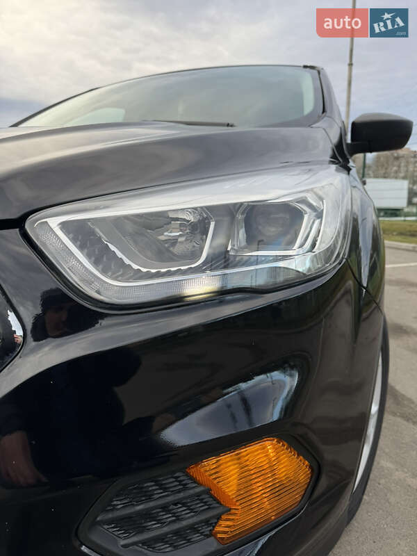 Внедорожник / Кроссовер Ford Escape 2016 в Ивано-Франковске