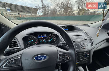 Внедорожник / Кроссовер Ford Escape 2016 в 