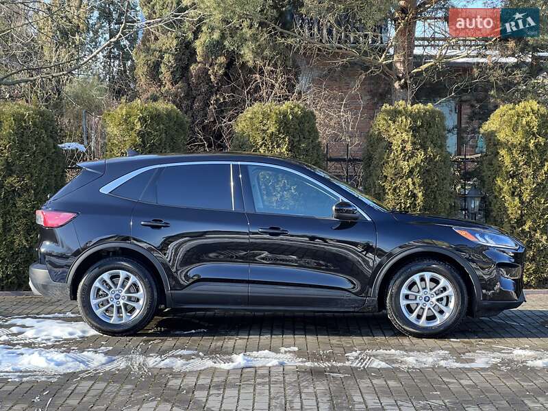 Позашляховик / Кросовер Ford Escape 2020 в Львові