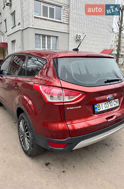 Внедорожник / Кроссовер Ford Escape 2015 в 
