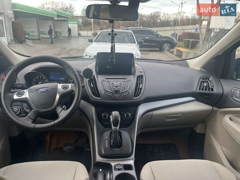 Внедорожник / Кроссовер Ford Escape 2015 в Ивано-Франковске