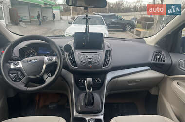 Внедорожник / Кроссовер Ford Escape 2015 в 