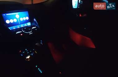 Внедорожник / Кроссовер Ford Escape 2016 в 