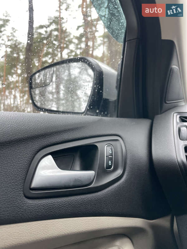 Внедорожник / Кроссовер Ford Escape 2019 в Сумах