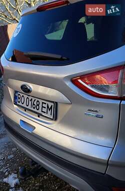 Позашляховик / Кросовер Ford Escape 2014 в 