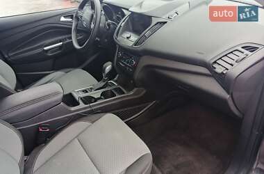 Внедорожник / Кроссовер Ford Escape 2019 в 
