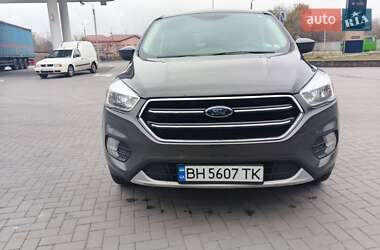 Внедорожник / Кроссовер Ford Escape 2019 в 
