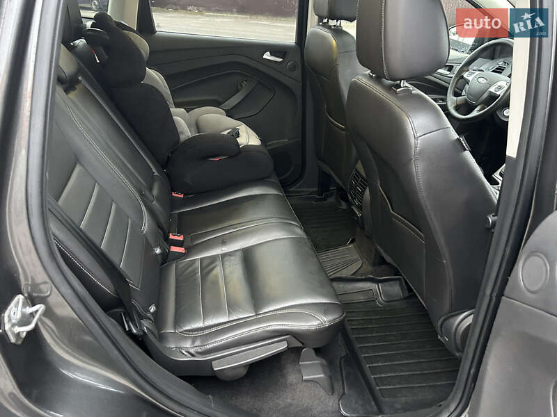 Внедорожник / Кроссовер Ford Escape 2016 в Могилев-Подольске