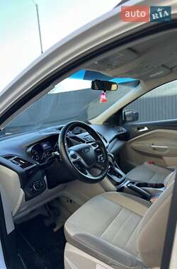 Внедорожник / Кроссовер Ford Escape 2012 в 