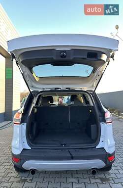 Внедорожник / Кроссовер Ford Escape 2012 в 
