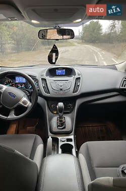 Внедорожник / Кроссовер Ford Escape 2014 в 