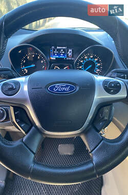 Внедорожник / Кроссовер Ford Escape 2013 в 
