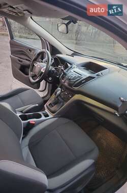 Позашляховик / Кросовер Ford Escape 2013 в 