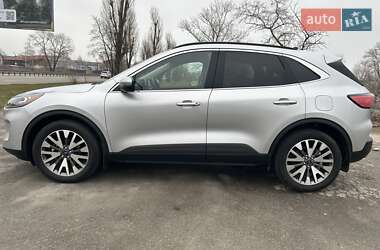 Внедорожник / Кроссовер Ford Escape 2020 в 