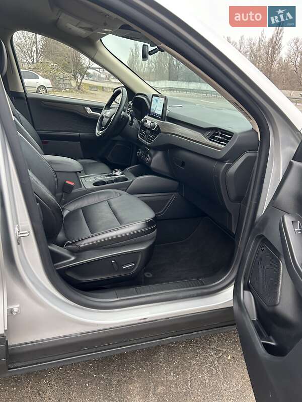 Внедорожник / Кроссовер Ford Escape 2020 в Днепре