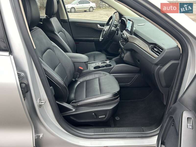 Внедорожник / Кроссовер Ford Escape 2020 в Днепре