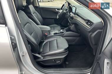 Внедорожник / Кроссовер Ford Escape 2020 в 