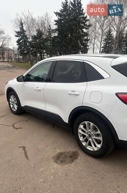 Внедорожник / Кроссовер Ford Escape 2021 в 