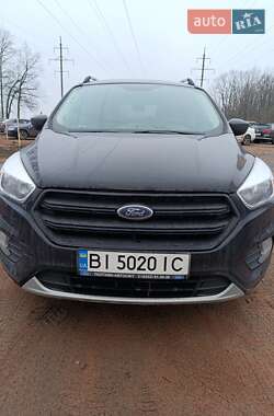 Внедорожник / Кроссовер Ford Escape 2017 в Полтаве