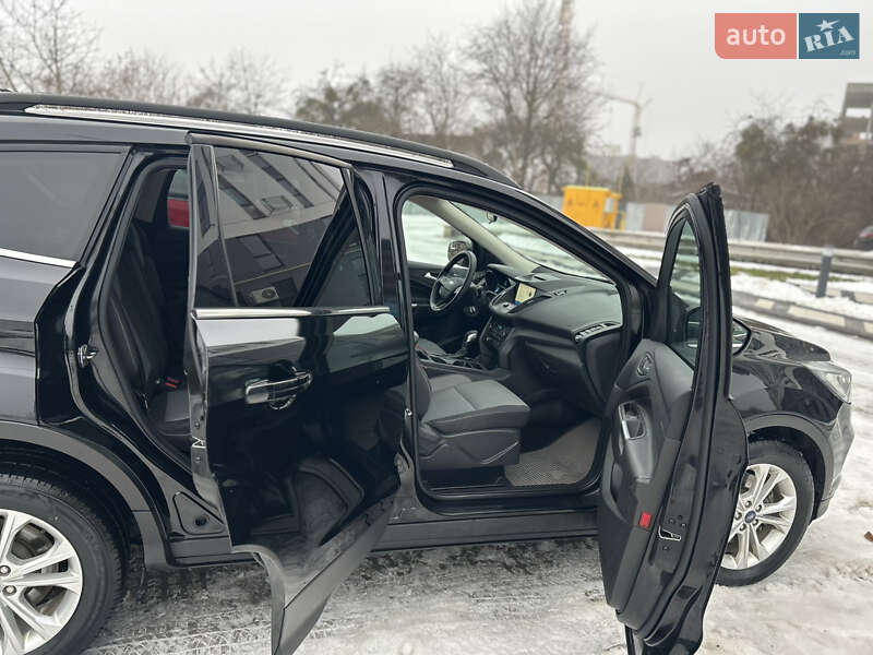 Позашляховик / Кросовер Ford Escape 2018 в Львові