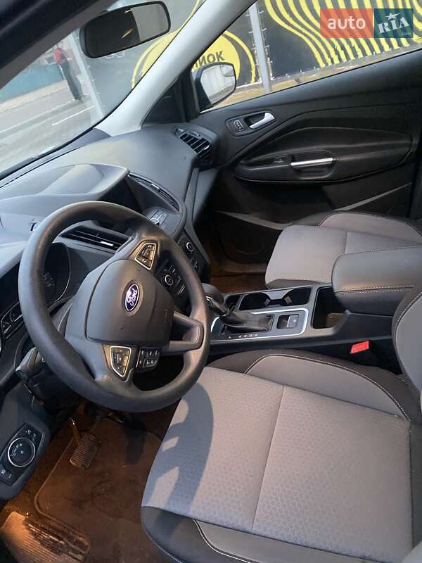 Внедорожник / Кроссовер Ford Escape 2018 в Ирпене