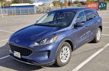 Внедорожник / Кроссовер Ford Escape 2020 в 