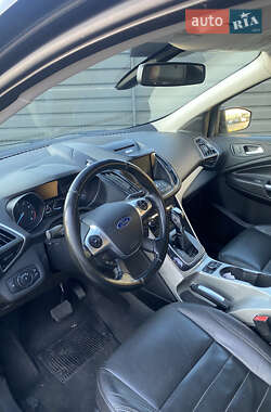 Внедорожник / Кроссовер Ford Escape 2013 в 