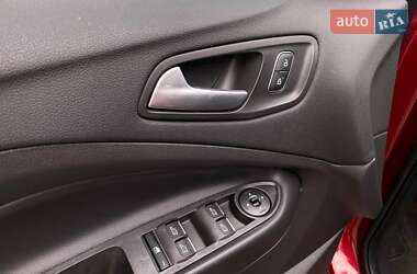 Внедорожник / Кроссовер Ford Escape 2019 в 