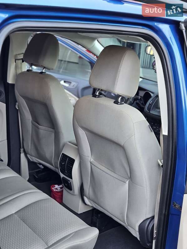 Внедорожник / Кроссовер Ford Escape 2016 в Киеве