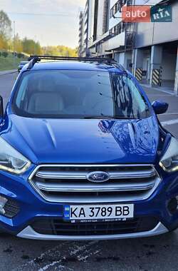 Внедорожник / Кроссовер Ford Escape 2016 в 