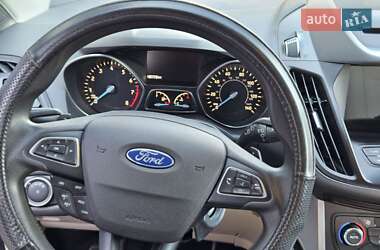 Внедорожник / Кроссовер Ford Escape 2016 в 