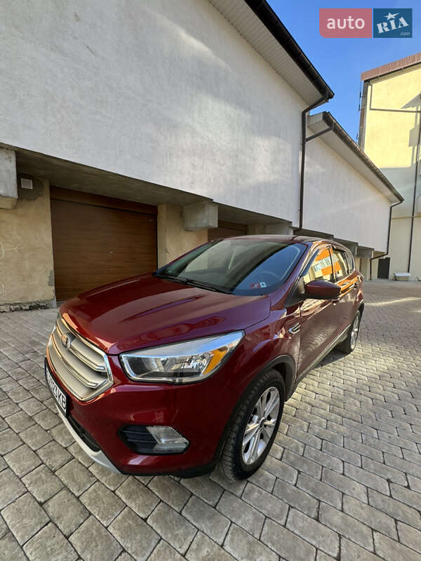 Внедорожник / Кроссовер Ford Escape 2016 в Мостиске