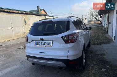 Внедорожник / Кроссовер Ford Escape 2017 в 