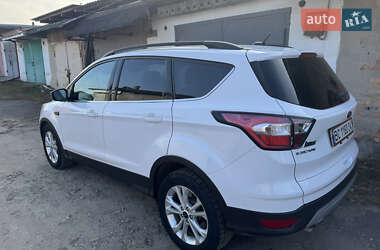 Внедорожник / Кроссовер Ford Escape 2017 в 