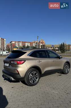 Внедорожник / Кроссовер Ford Escape 2020 в 