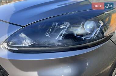 Внедорожник / Кроссовер Ford Escape 2021 в 