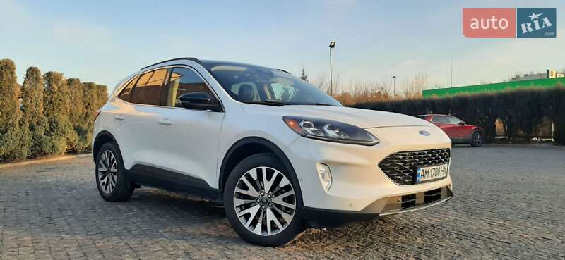 Внедорожник / Кроссовер Ford Escape 2020 в 