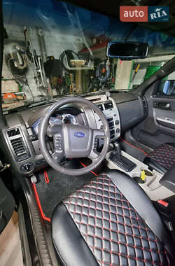 Внедорожник / Кроссовер Ford Escape 2010 в 