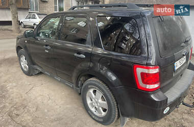 Внедорожник / Кроссовер Ford Escape 2010 в 