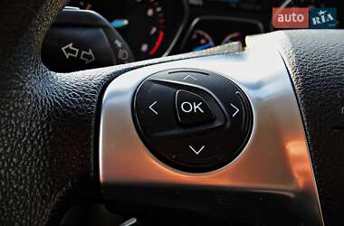 Внедорожник / Кроссовер Ford Escape 2016 в 