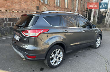 Внедорожник / Кроссовер Ford Escape 2015 в 