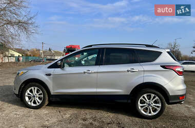 Внедорожник / Кроссовер Ford Escape 2016 в 