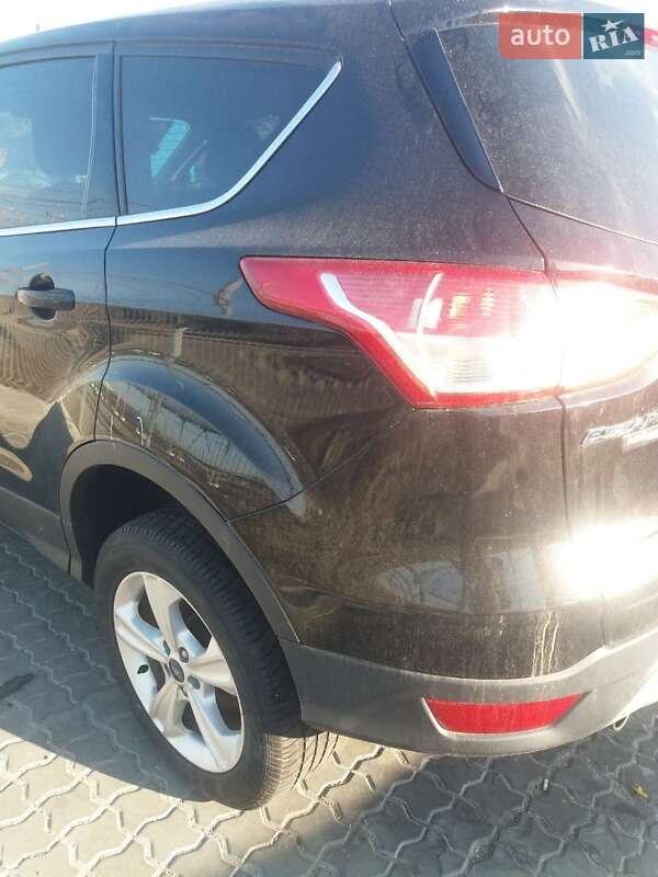 Внедорожник / Кроссовер Ford Escape 2013 в 