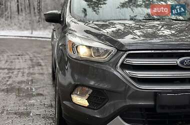 Внедорожник / Кроссовер Ford Escape 2016 в 